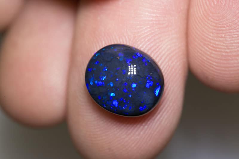 4.56 ct black opal 12.5x11x6mm - Image 2