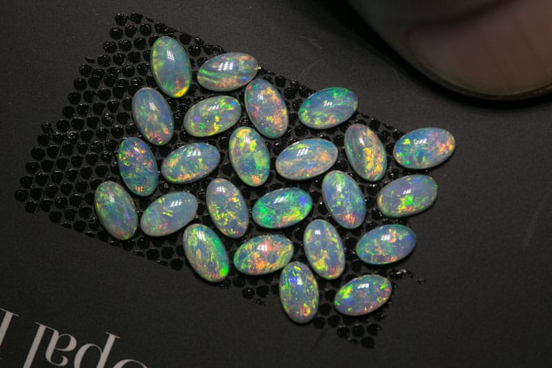4.68 ct crystal opal suite 5x3.1mm 24 pieces - Image 2