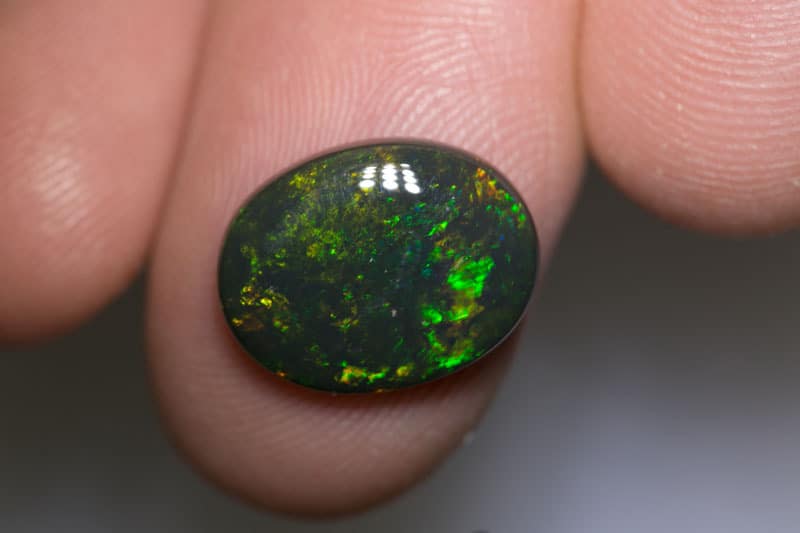 4.69 ct black opal 15x11.5x4mm - Image 2