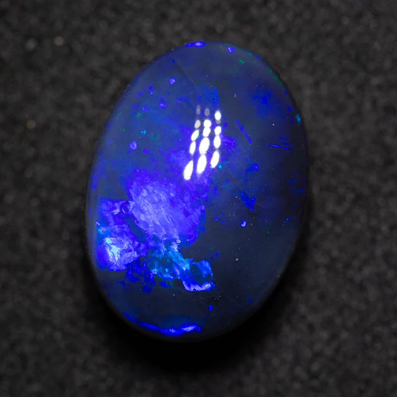 4.80 ct black opal 12.1x8.9x6.9mm - Image 2