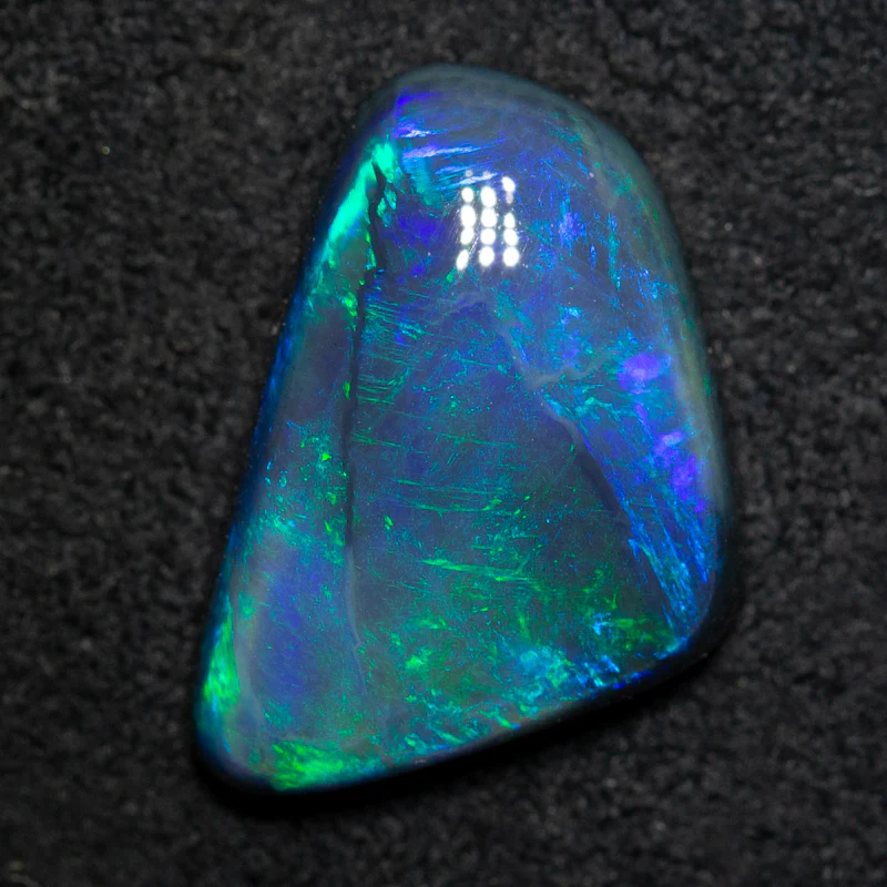 4.82 ct double-sided black opal 15.4x10.4x4.8mm - Image 2