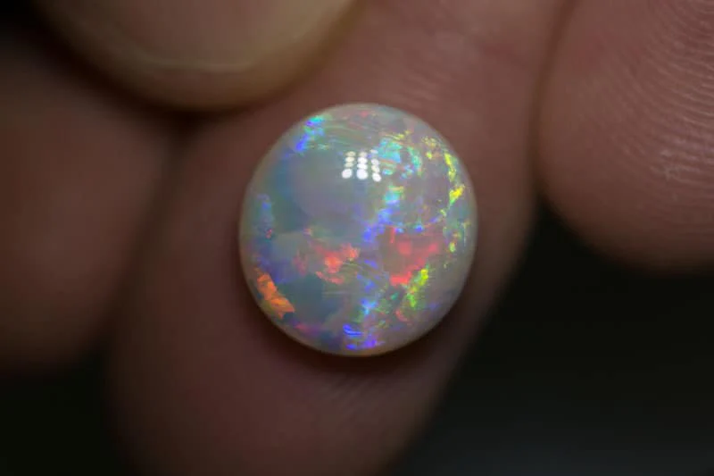 4.91 ct white opal double sided 12.5x11.5x5mm - Image 2