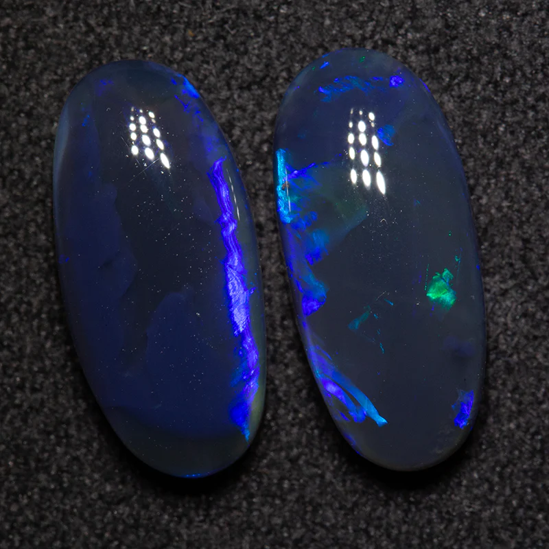 4.98 ct black opal pair 13.5x6.3x4.1mm - Image 3