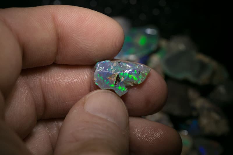 400 ct rough and rubbed opal parcel - Image 10