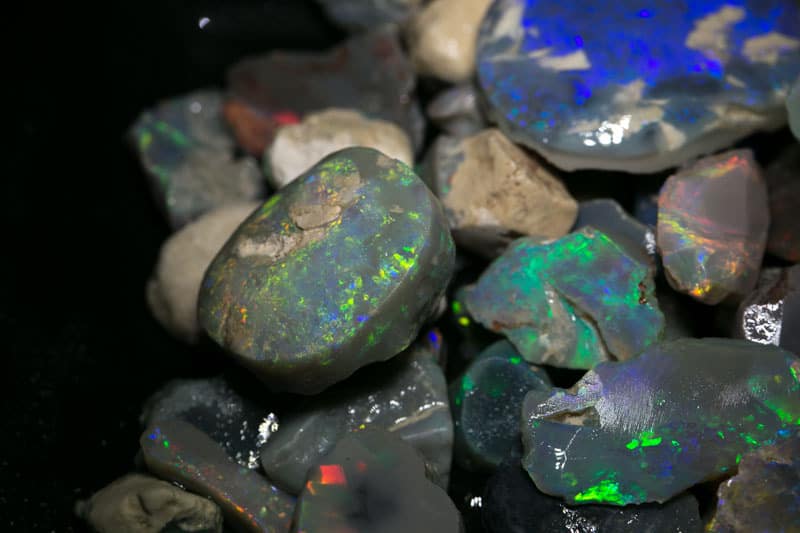 400 ct rough and rubbed opal parcel - Image 3