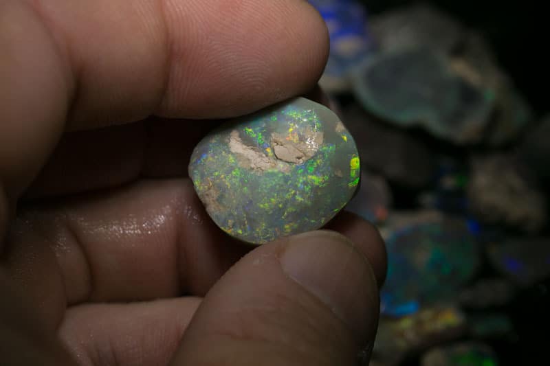400 ct rough and rubbed opal parcel - Image 5