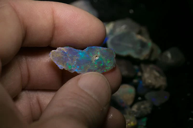 400 ct rough and rubbed opal parcel - Image 8