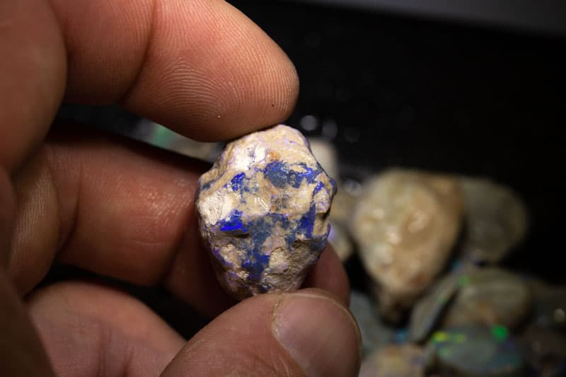 412 ct rough opal parcel for intermediate cutters - Image 2