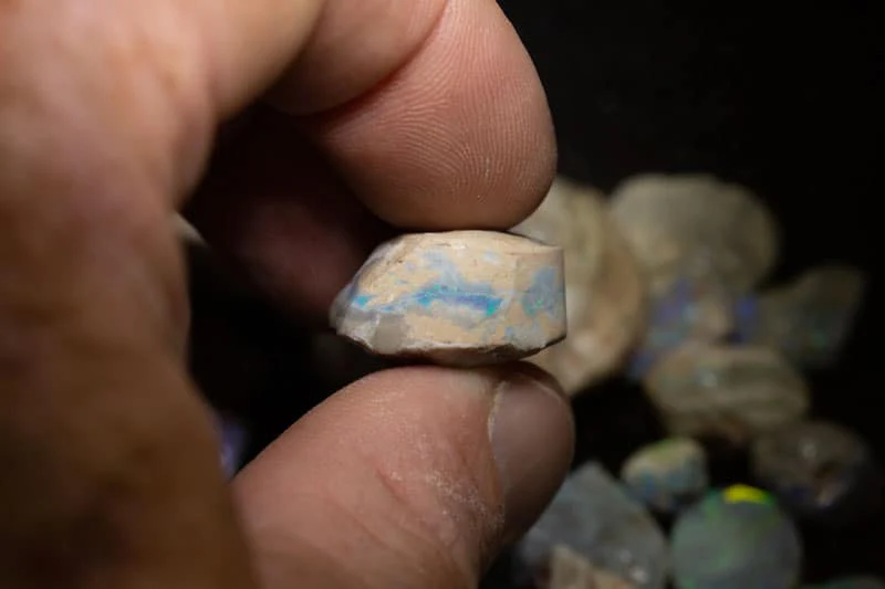 412 ct rough opal parcel for intermediate cutters - Image 3