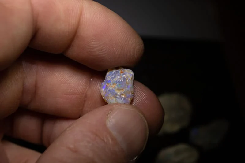 412 ct rough opal parcel for intermediate cutters - Image 4