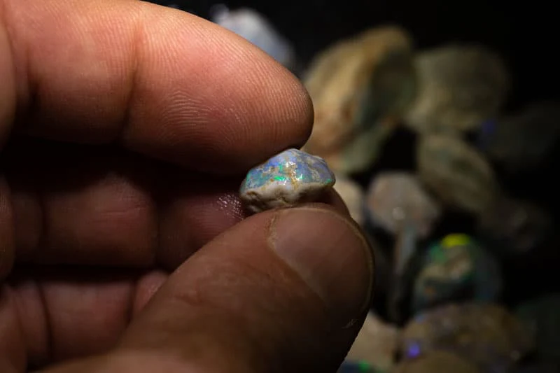 412 ct rough opal parcel for intermediate cutters - Image 7