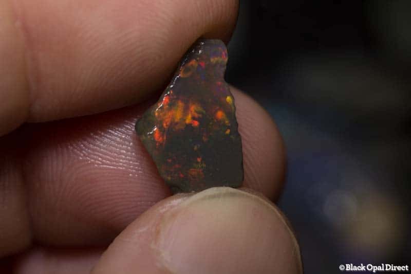 484 ct beginners to intermediate rough opal parcel with many cutters - Image 6