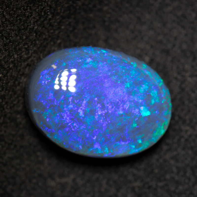 5.20 ct black opal 13.8x10.3x5.7mm - Image 2