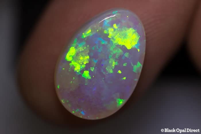 5.26 ct white opal 16x11x4mm - Image 2