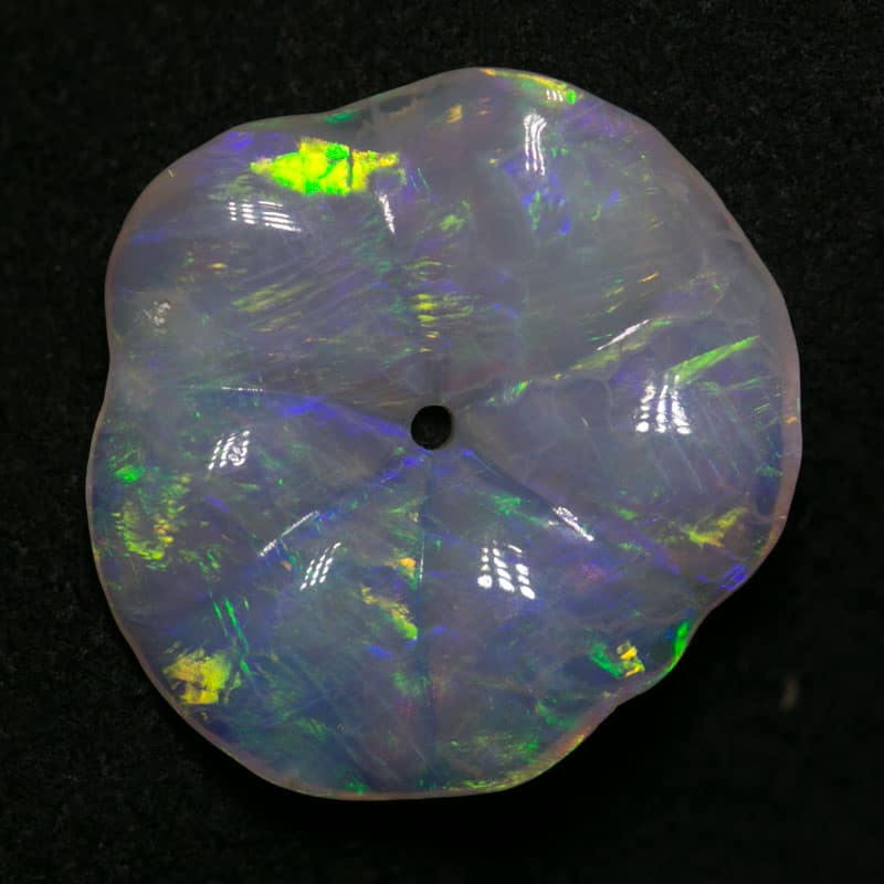 5.41 ct opal flower carving 18x17x3mm - Image 2