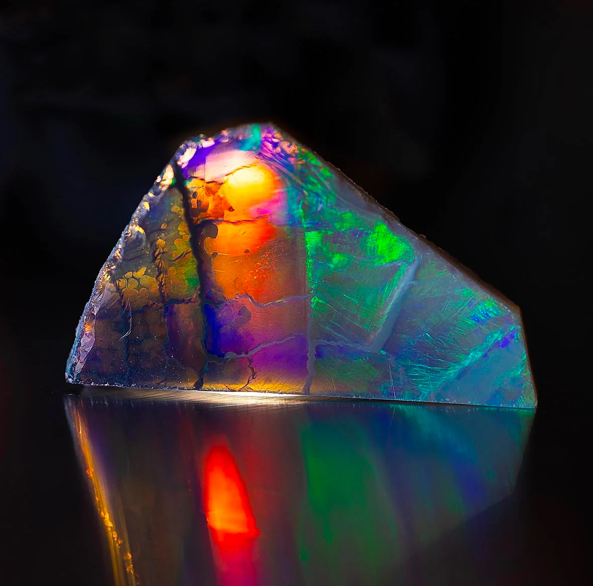 5.71 ct crystal opal specimen 24.4x13.9x4.2mm - Image 3