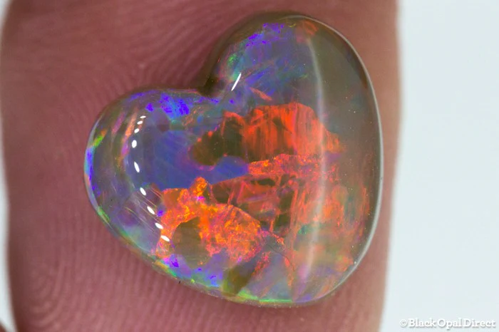 5.72 ct heart shaped semi black opal 13x12x5mm - Image 2
