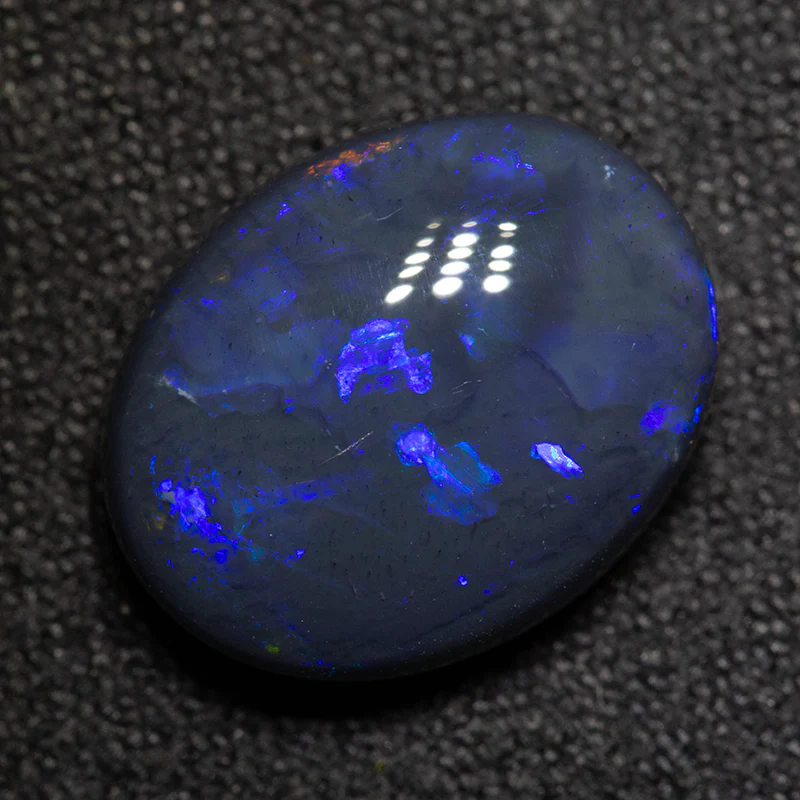 5.95 ct black opal 13.7x10.9x6.1mm - Image 2