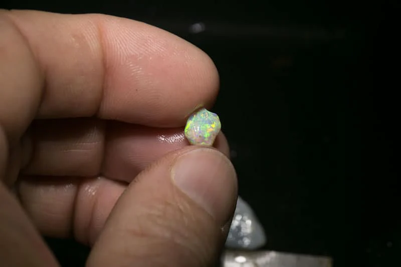 55.90 ct rough opal parcel - Image 7