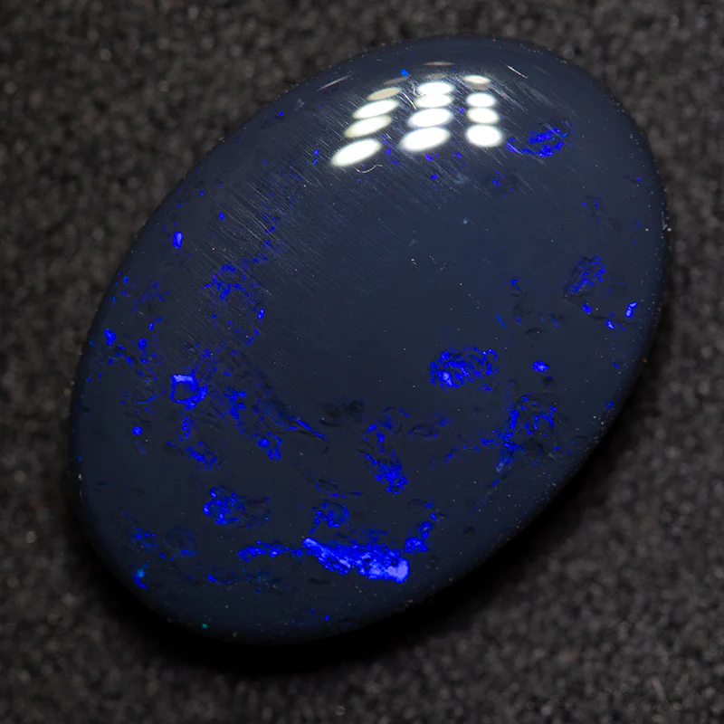 6.15 ct black opal 16.2x11.4x5.1mm - Image 2