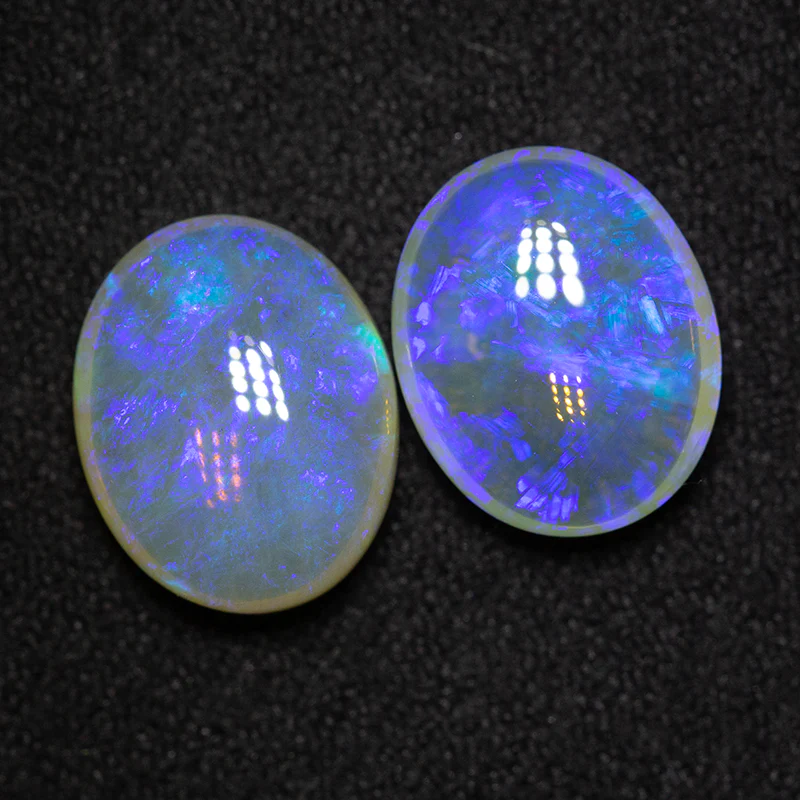 6.15 ct crystal opal pair 11x9x4.9mm - Image 2