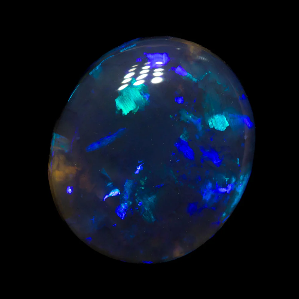6.54 ct black opal 14.6x12.7x5.4mm - Image 2