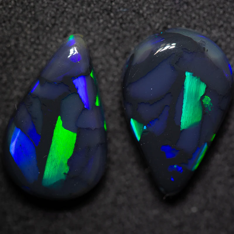6.95 ct gem black opal pair 14.3x9.5x4.4mm - Image 2