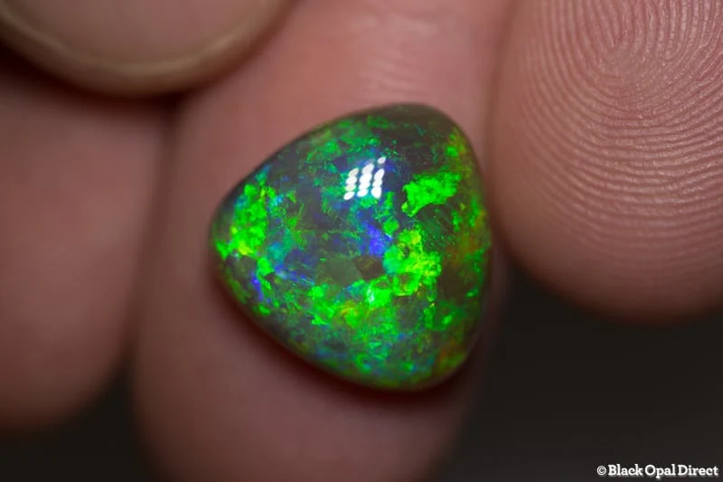 7.00 ct green black crystal opal 14x14x6mm - Image 2