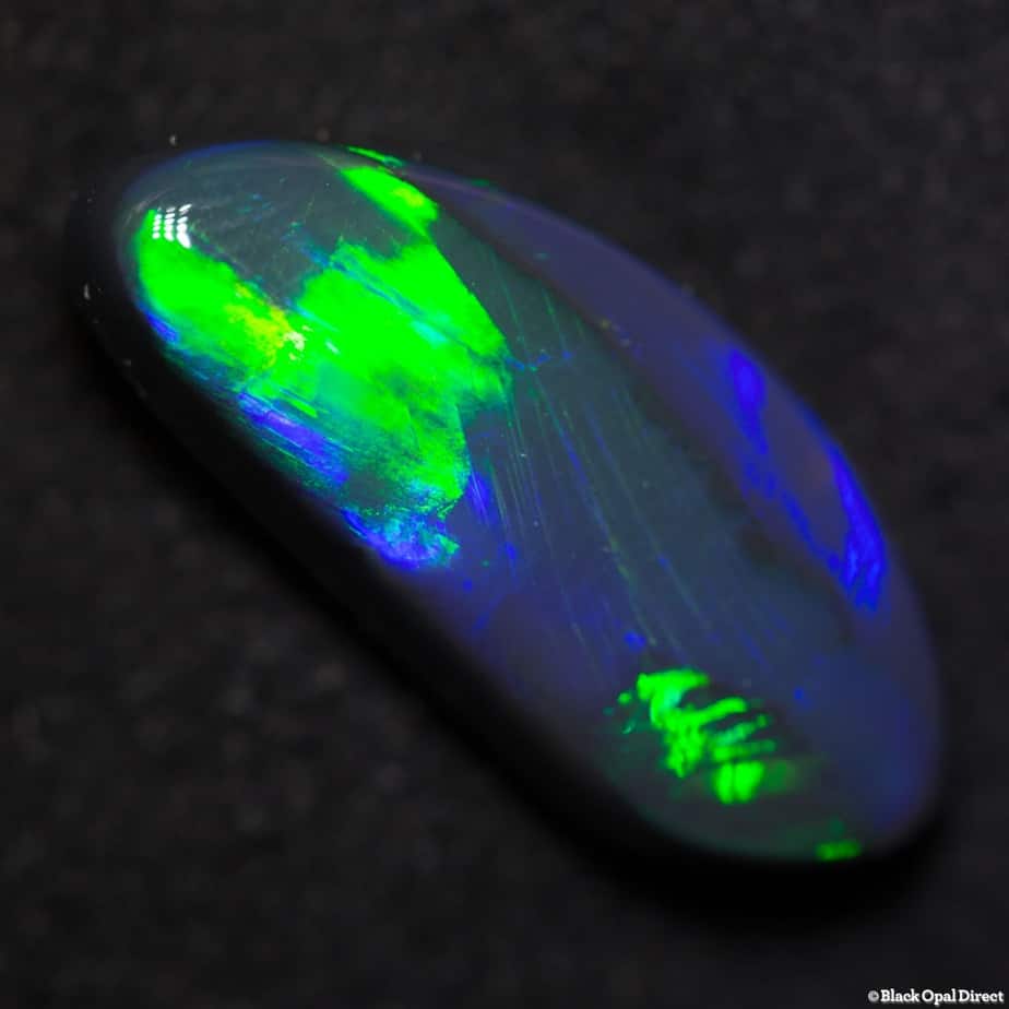 7.49 ct baroque black opal 21x9x6mm - Image 3