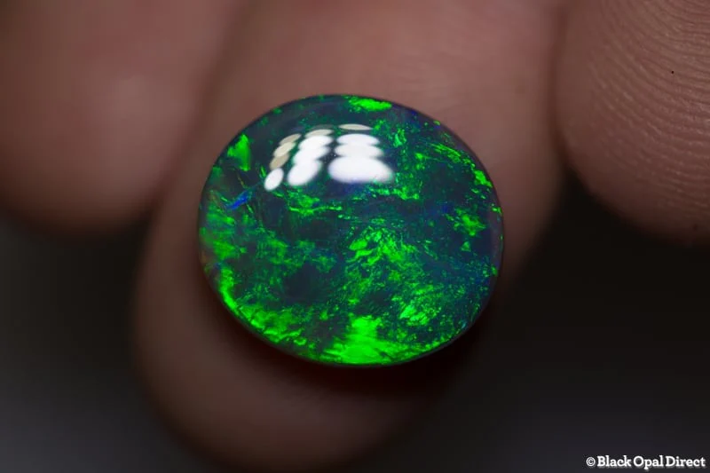7.78 ct green on black opal 15.5x14x5mm - Image 3