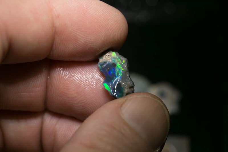 77 ct rough opal parcel for intermediate cutters - Image 5