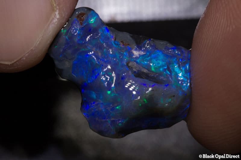 8.68 ct rough opal piece with hole 21mm across - Image 3