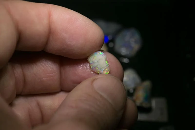 85 ct  17pc rough opal parcel for intermediate cutters - Image 4