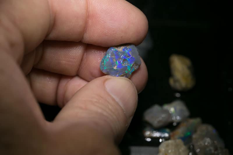 85 ct  17pc rough opal parcel for intermediate cutters - Image 8