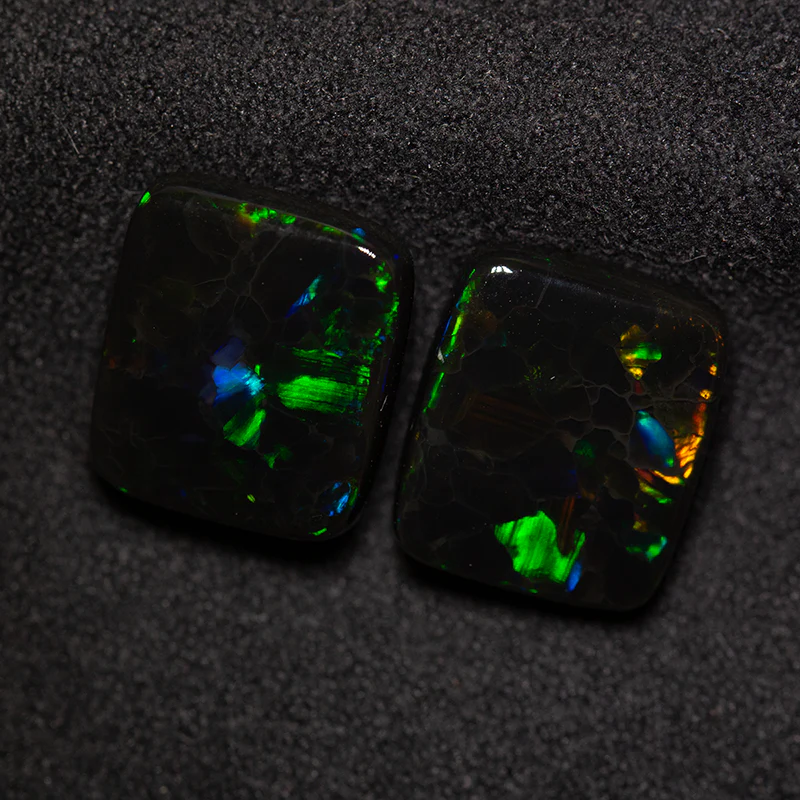 9.15 ct black opal pair 12.1x10.5x4.2mm - Image 2