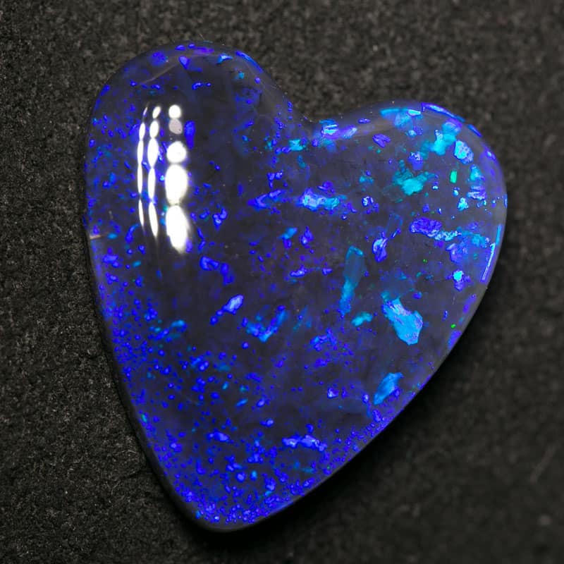 9.52 ct black opal heart 19x17.5x4mm - Image 3