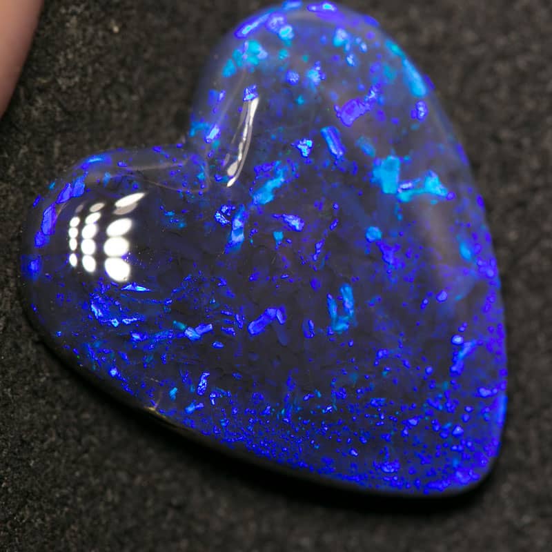 9.52 ct black opal heart 19x17.5x4mm - Image 4