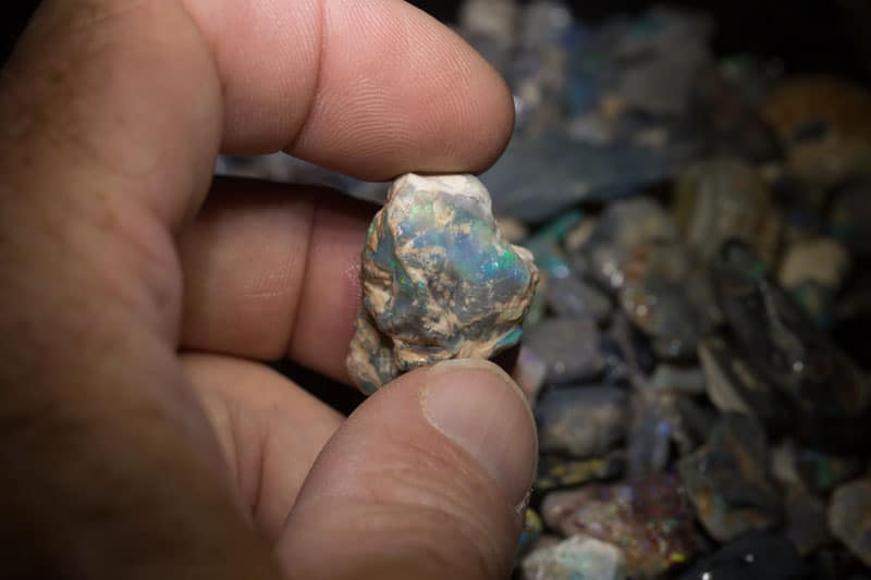 976 ct rough opal parcel - Image 4