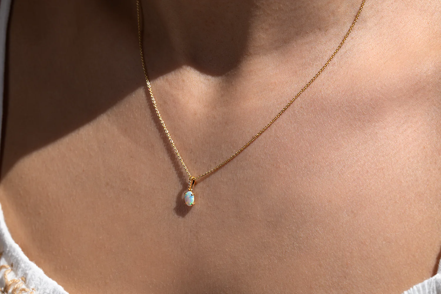 Clemence Necklace 18kt Gold 0.30ct Crystal Opal with Diamonds - Image 2
