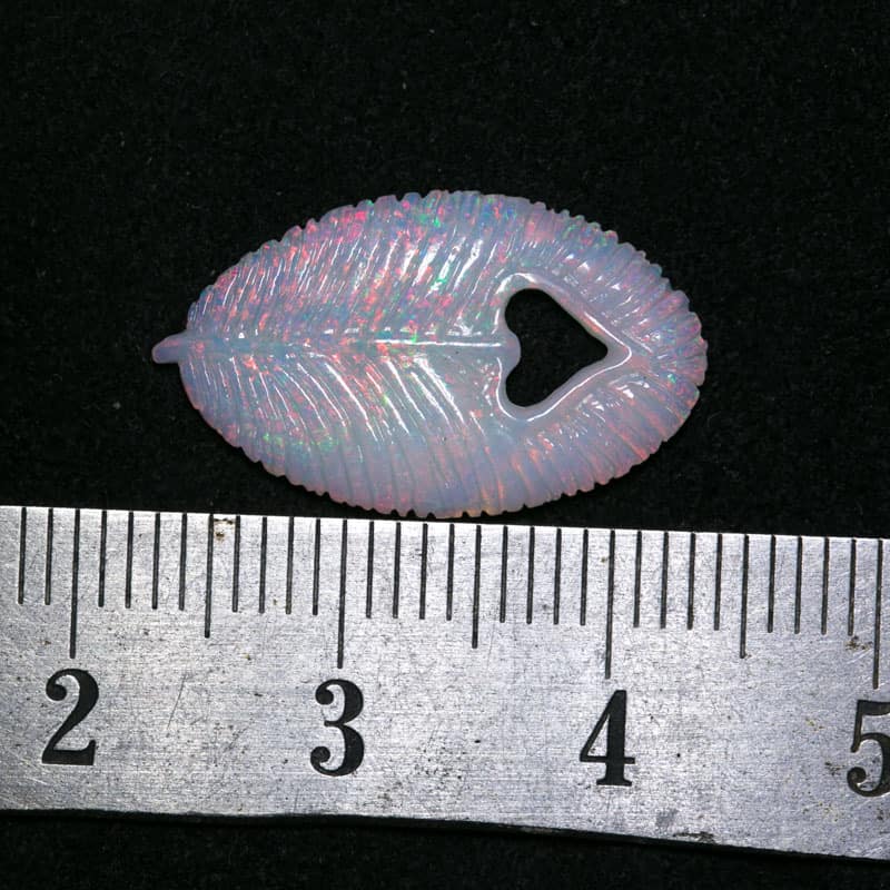 Feather and Heart Carving 2.81ct - Image 2