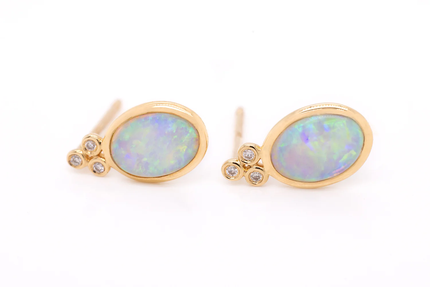 Freya Earrings 18kt Gold with 0.85ct Crystal Opals and Diamonds - Image 3