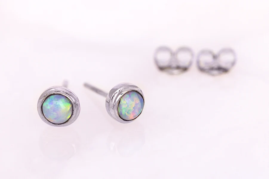 Gabriel Earrings 18kt White Gold 0.34ct Crystal Opals - Image 2