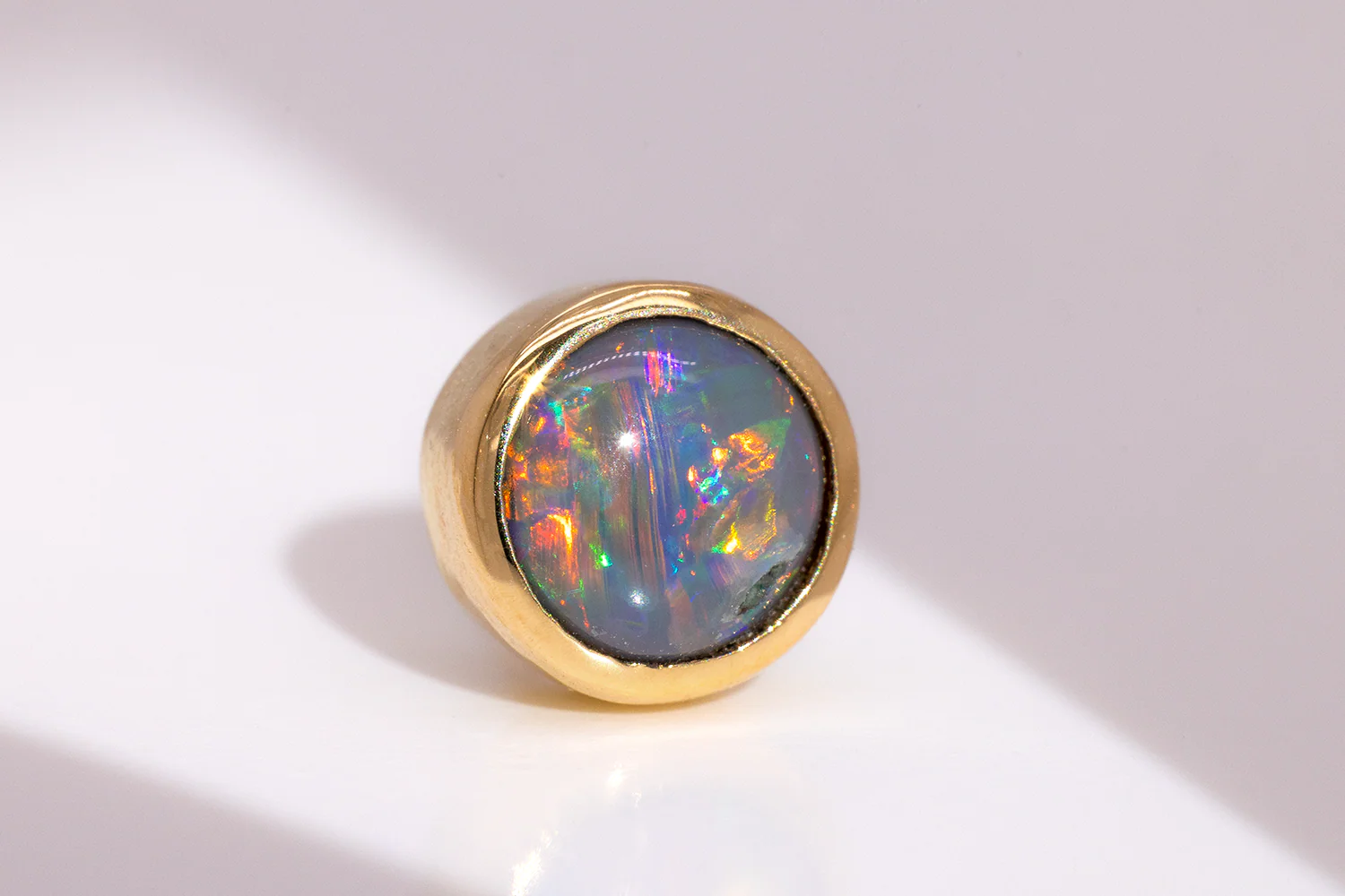 Gabriel Single Stud Earring 18kt Gold 0.56ct Crystal Opal - Image 3