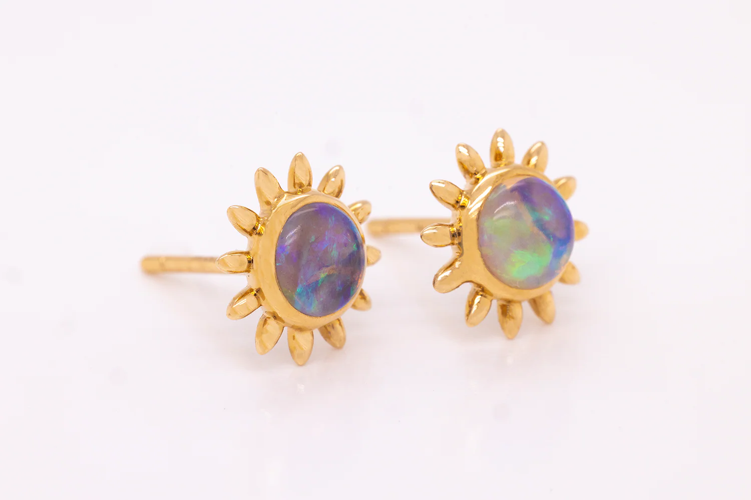 Lumi Stud Earrings 18kt Gold with 0.60ct Crystal Opals - Image 3