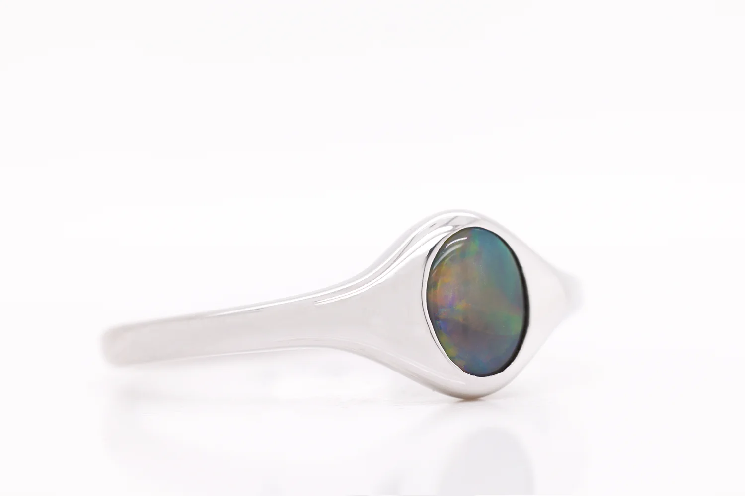 Sterling Silver 0.55 ct Dark Opal Ring - Image 3
