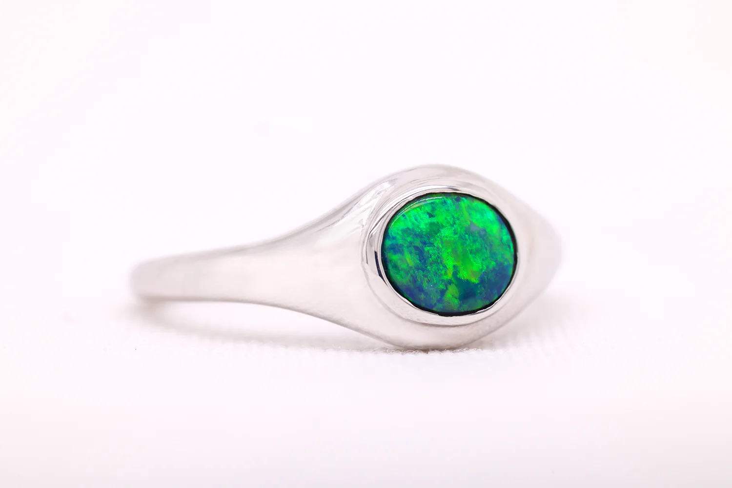 Stephanie Ring White Gold with 0.76 ct Black Opal - Image 2