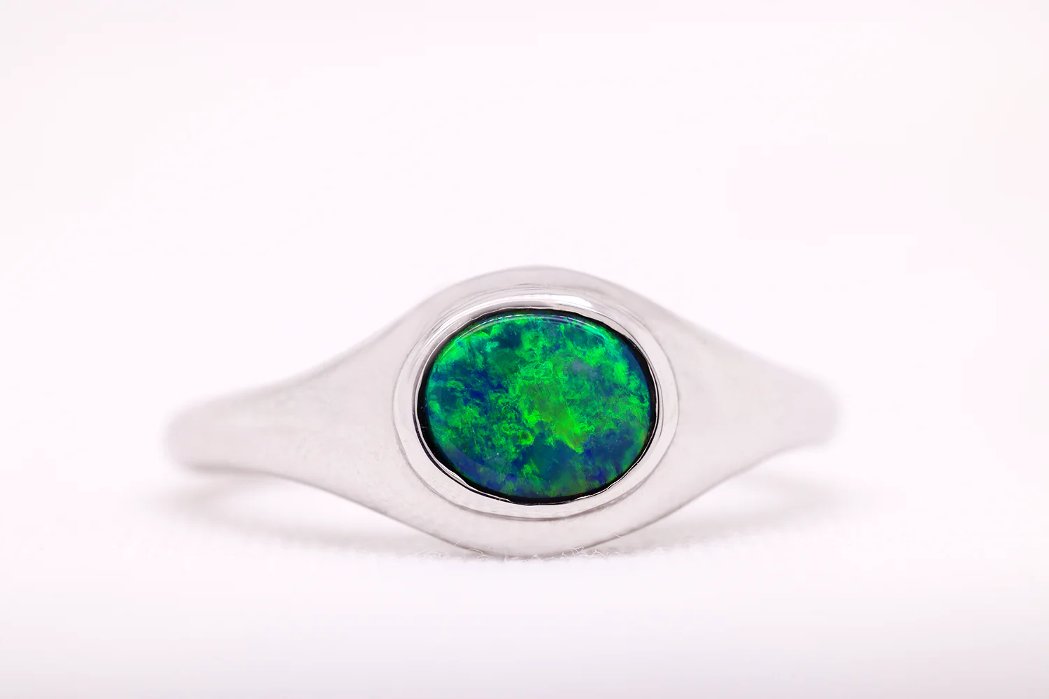 Stephanie Ring White Gold with 0.76 ct Black Opal - Image 5