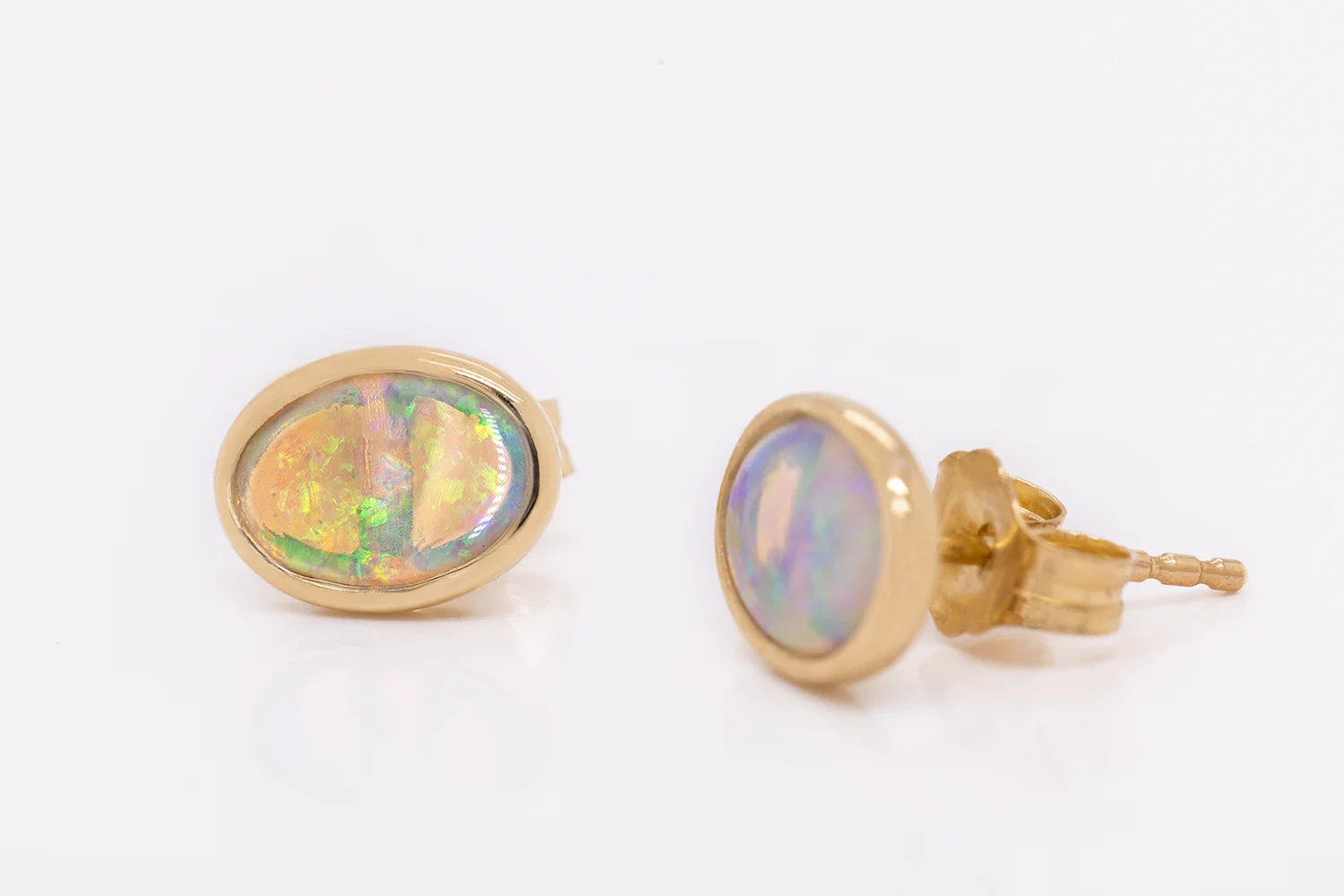 Stud Earrings 9kt Gold with 0.79ct Crystal Opals - Image 3
