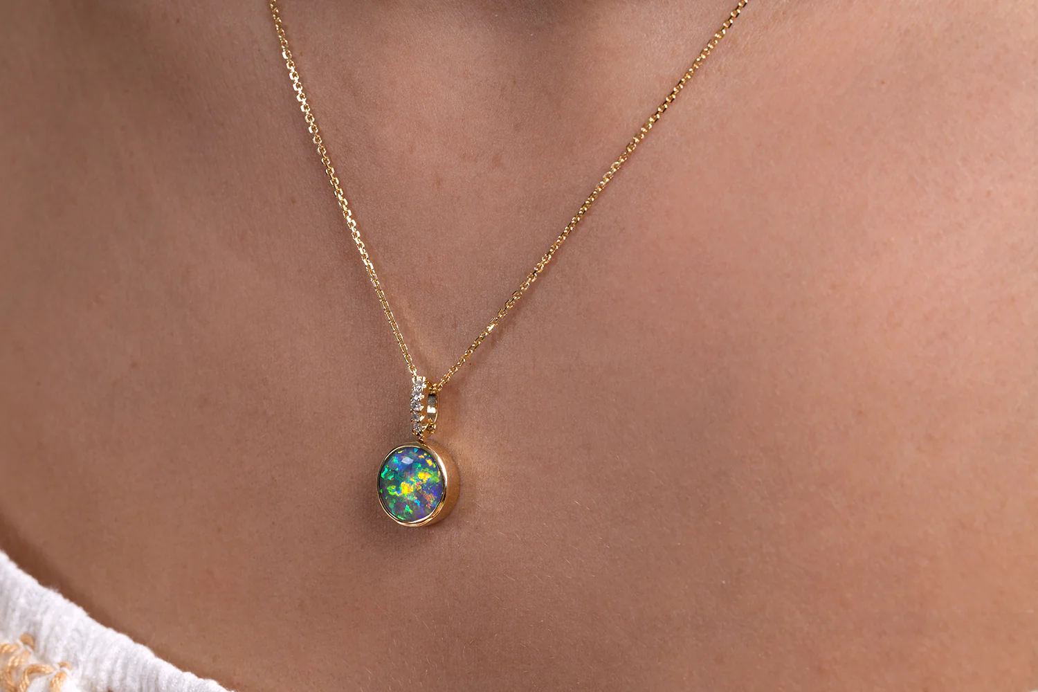 Tatiana Diamond Pendant Gold with 2.39ct Crystal Opal - Image 2