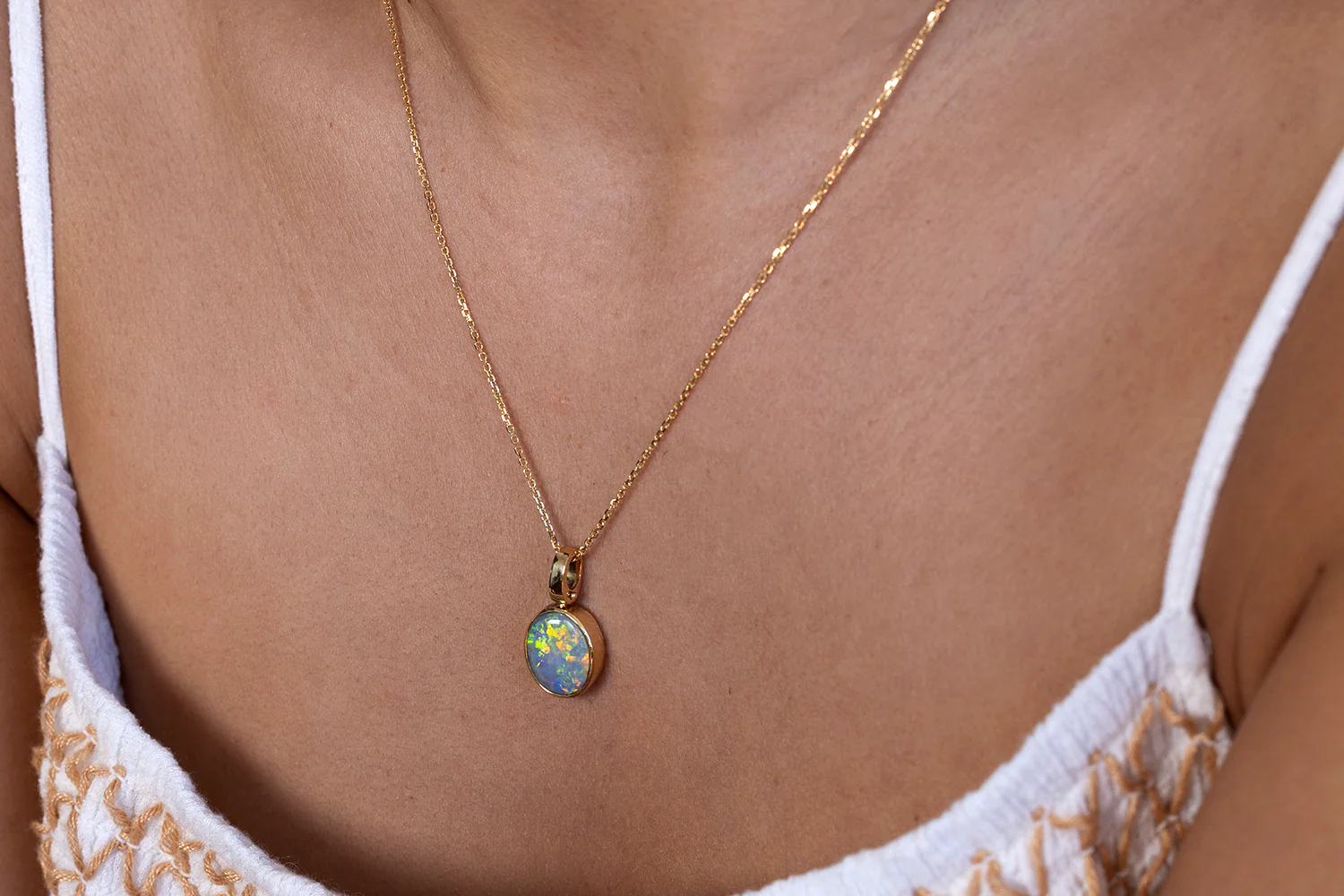 Tatiana Pendant Yellow Gold with 2.41ct Crystal Opal - Image 3